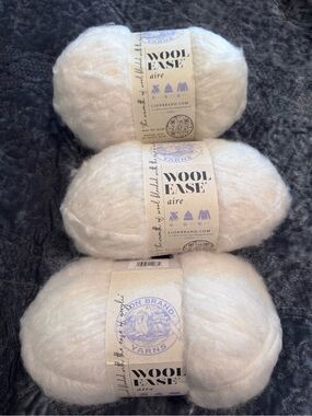 Aire Lightweight Yarn - Soft White (3 Skeins)